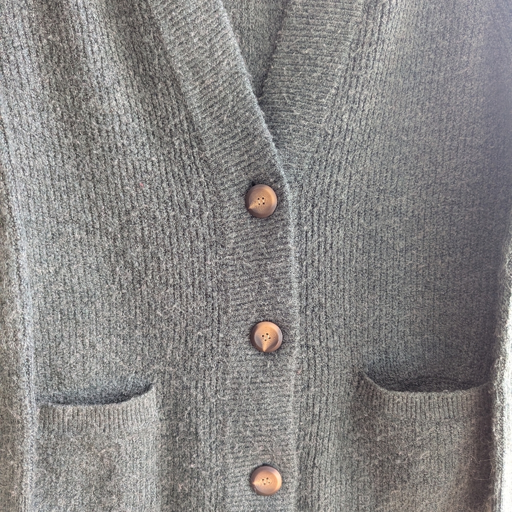 🌻 2/$15 - Denver Hayes - Green Cardigan - Picture 6 of 7